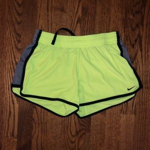 NIKE SHORTS
